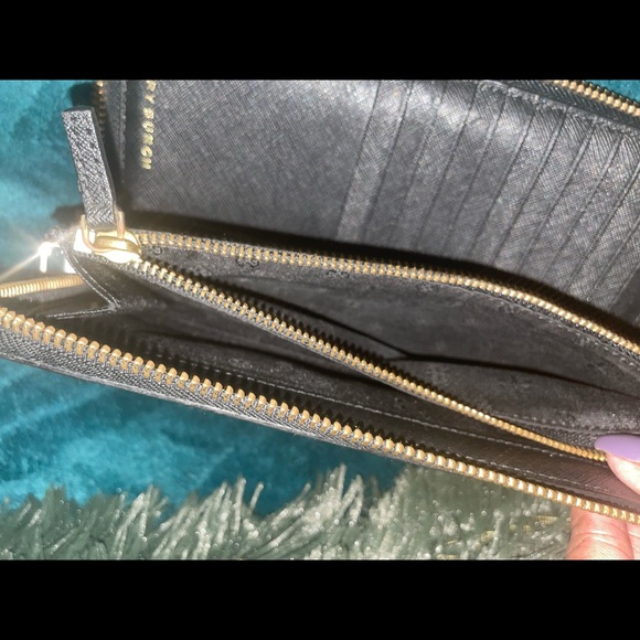 Tory Burch black wallet with gold tone zipper. - Picture 7 of 9